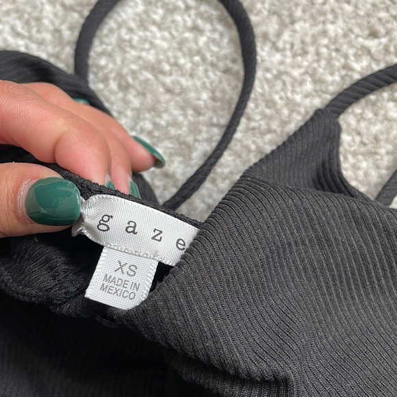 Button crop top - Picture 2 of 2